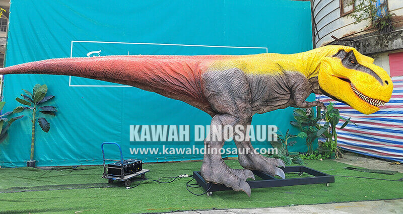 2 The latest batch of dinosaurs has been shipped to St. Petersburg, Russia